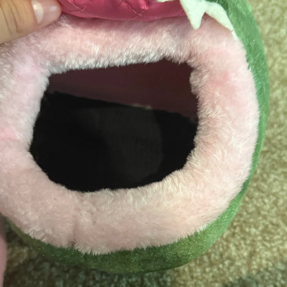 Reptile Plush Hideout - Green and Pink never used but no tags